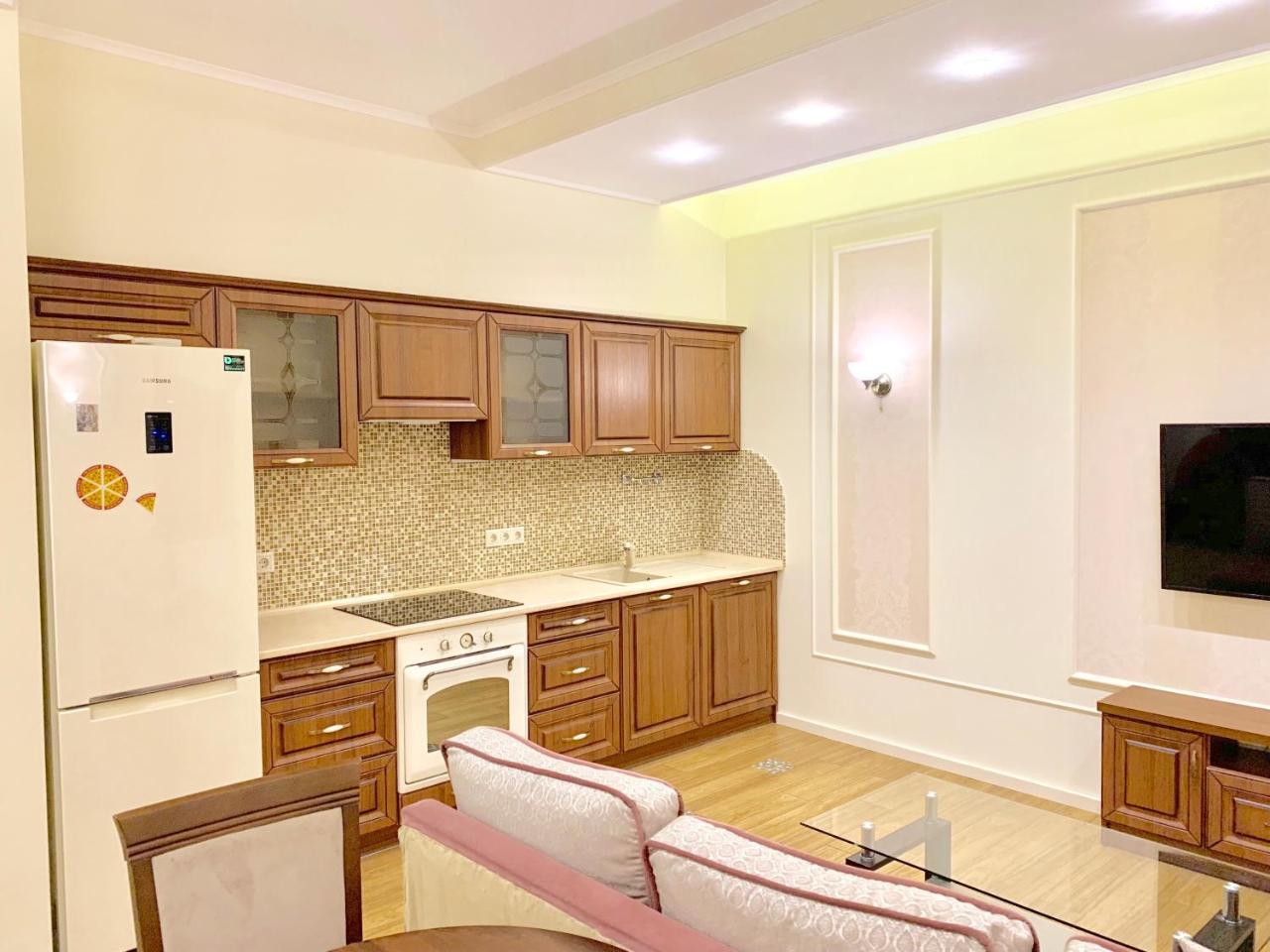 Two-Bedroom On Lesi Ukrainky 리비프 외부 사진