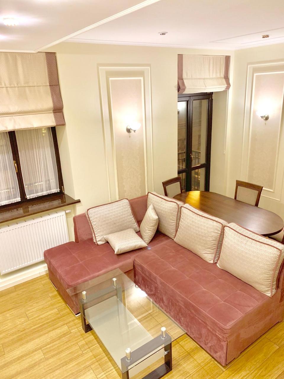Two-Bedroom On Lesi Ukrainky 리비프 외부 사진